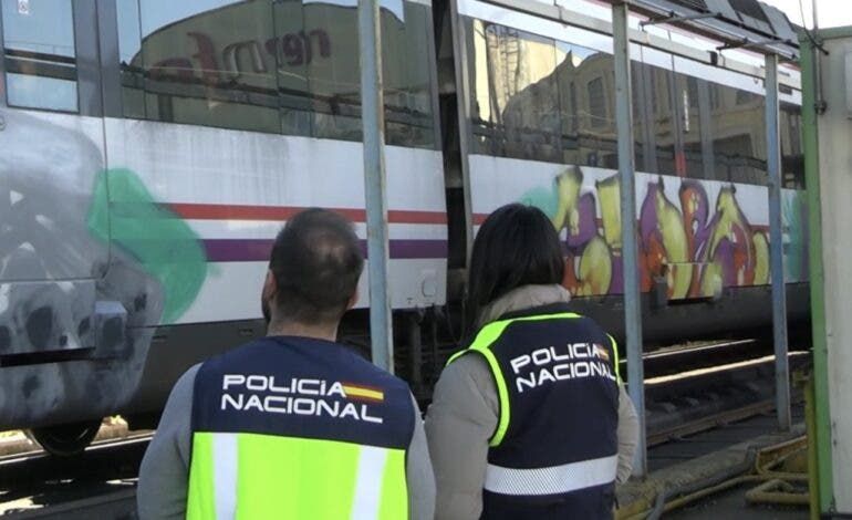 Detenidos 17 grafiteros, 12 en Madrid, por 95 delitos de daños en trenes de toda España