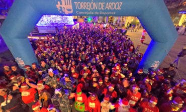 Disfraces, deporte y fiesta: Torrejón despide el año con más de 1.500 personas en la I Milla Mágica