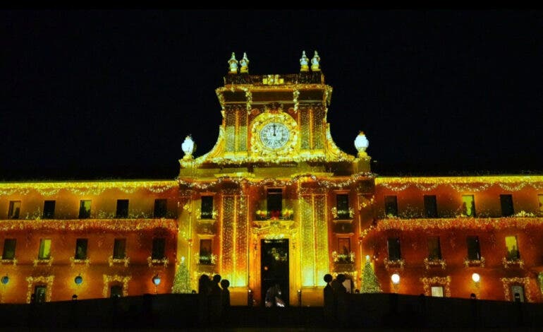 Un espectáculo de luz gratuito transforma Conde Duque en una Navidad inmersiva