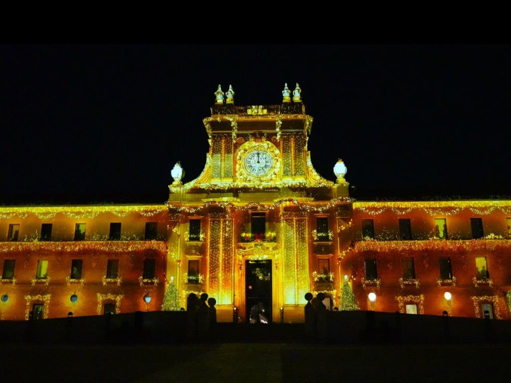 Un espectáculo de luz gratuito transforma Conde Duque en una Navidad inmersiva