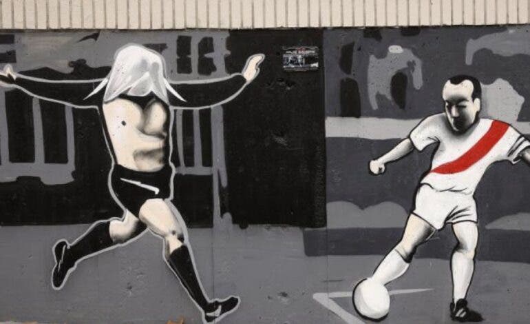 El Estadio de Vallecas luce nuevos murales con los momentos más icónicos de la historia del Rayo