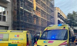 Herido grave un trabajador al precipitarse desde ocho metros de altura en Madrid