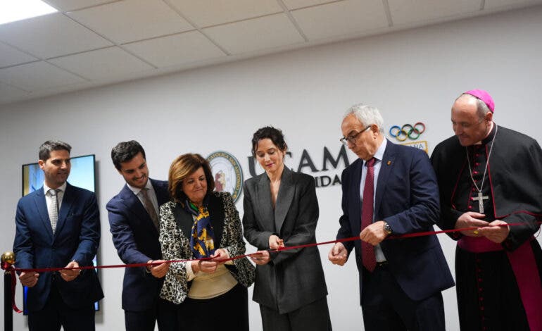 Ayuso inaugura el campus de la UCAM en Torrejón y proclama que la ciudad «vive un momento único»
