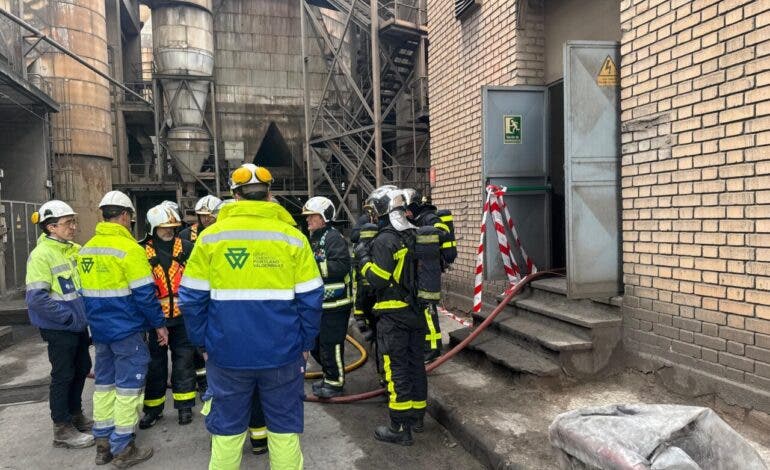 Un incendio en un cuarto de baterías moviliza a siete dotaciones de bomberos en Morata de Tajuña