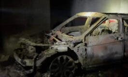 Un incendio en un garaje de Villaverde calcina un coche y una moto y provoca daños estructurales