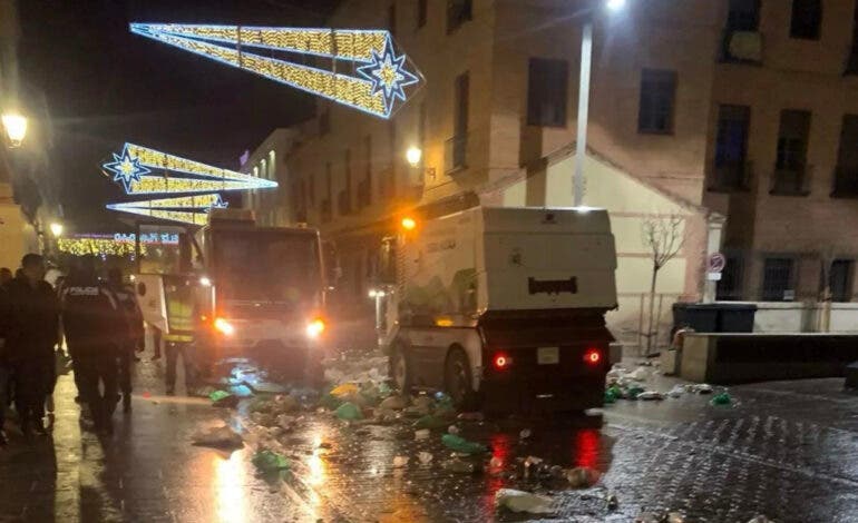 Alcalá de Henares activa un plan especial de limpieza y recogida de residuos para las fechas navideñas