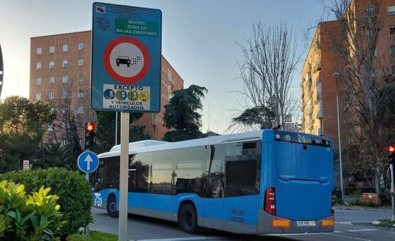 Madrid mantiene la moratoria y los coches sin etiqueta podrán seguir circulando hasta 2027