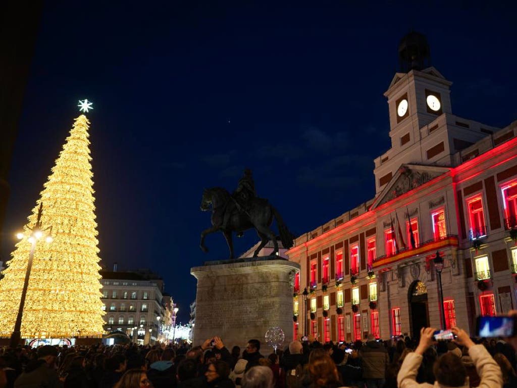 La Comunidad de Madrid estrena un videomapping con la bandera de España por el Día de la Constitución