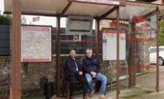 La Comunidad de Madrid instala marquesinas de autobús con calefacción en tres municipios de la Sierra Norte