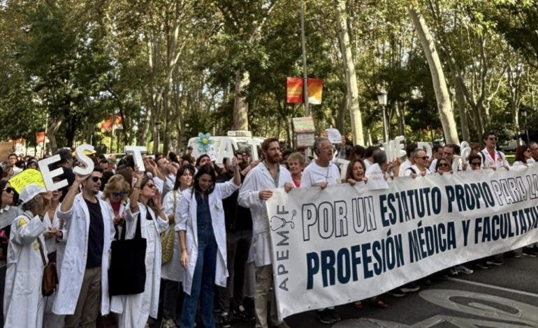 Médicos de toda España inician hoy cuatro días de huelga contra el nuevo Estatuto de Sanidad