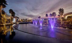 Oasiz Madrid celebra la Navidad en Torrejón con un espectáculo aéreo sobre el lago