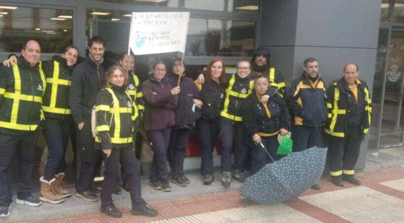 Paros indefinidos en Correos Torrejón por falta de personal: «Las cartas se quedan sin repartir»