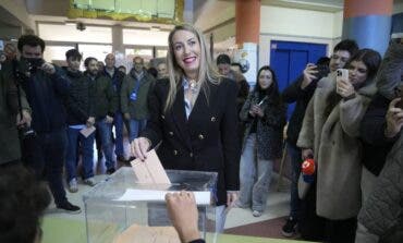 El PP gana las elecciones en Extremadura sin mayoría absoluta y el PSOE sufre un batacazo histórico