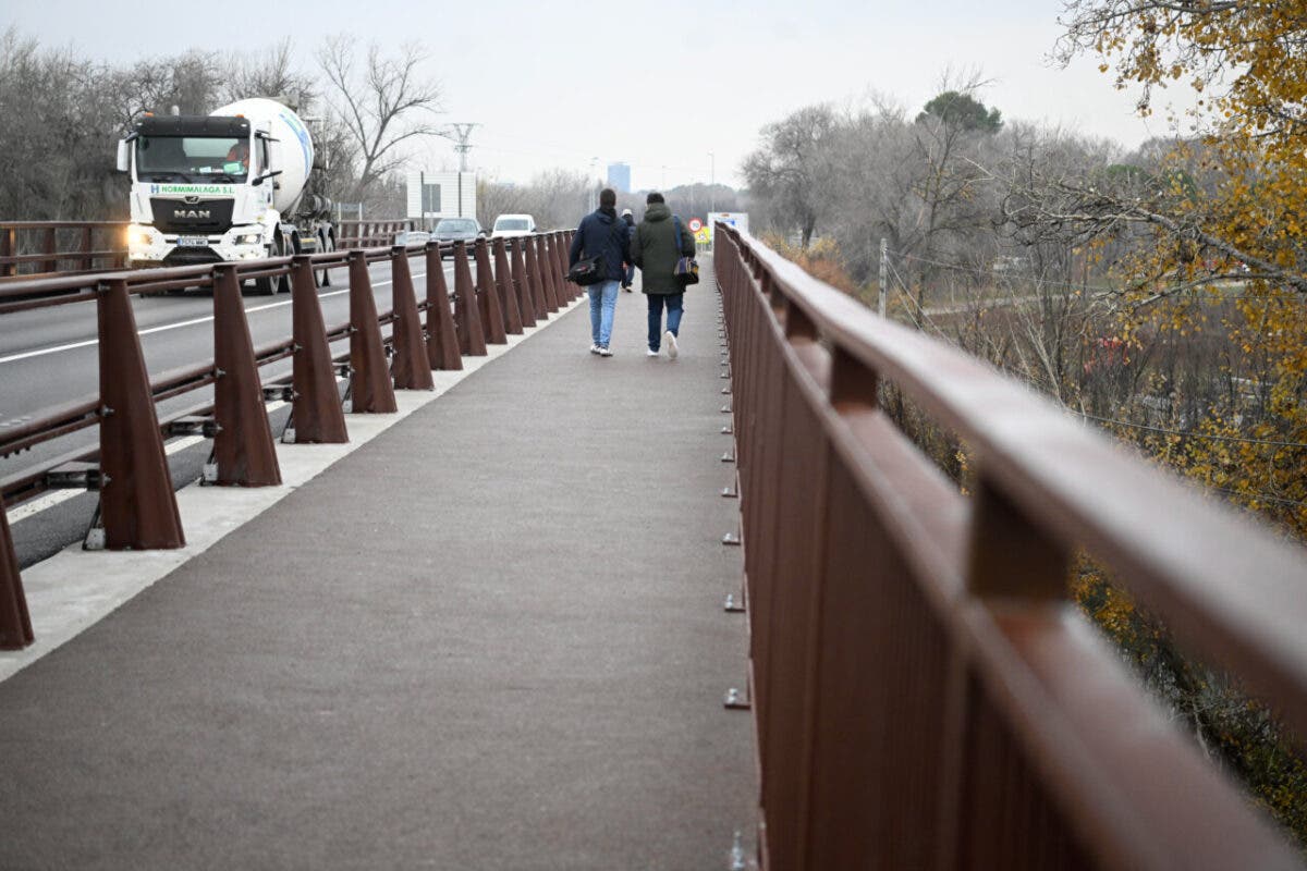 Reabre al completo el Puente de Zulema en Alcalá de Henares con nueva pasarela peatonal y ciclista