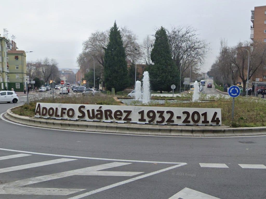 Podemos pide retirar el nombre de Adolfo Suárez de una glorieta en Alcalá de Henares
