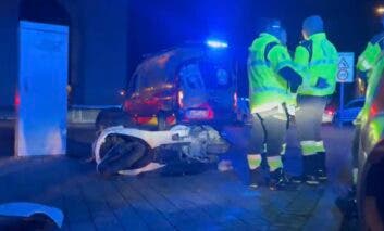 Herido grave un motorista de 47 años tras sufrir un accidente en el Arco del Triunfo de Moncloa