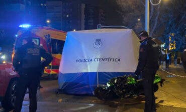 Muere un motorista tras chocar contra un coche en Doctor Esquerdo, en Madrid