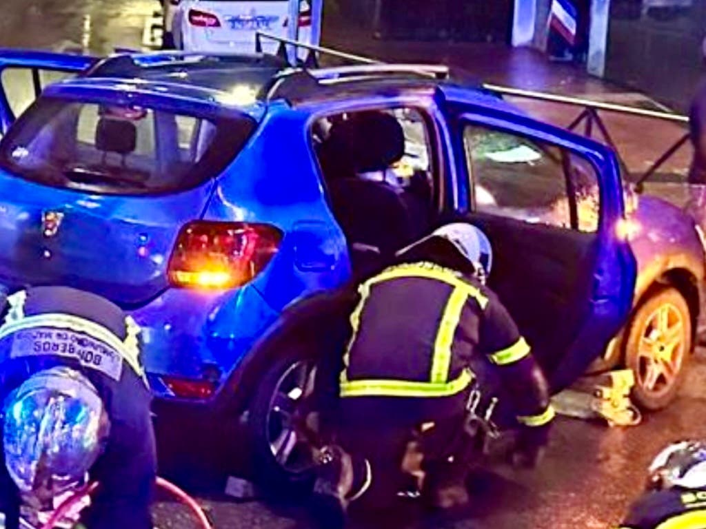 Un conductor huye tras chocar con otro coche y dejar a una persona atrapada en Torrejón de Ardoz