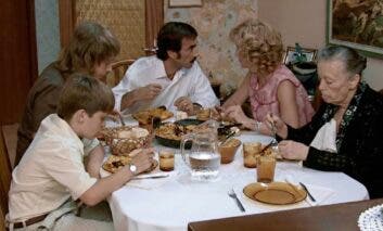 Alcalá de Henares presenta en FITUR una nueva ruta por las localizaciones de «Cuéntame» y una exposición inmersiva