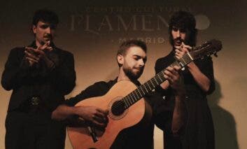 Ángel Flores lleva el nombre de Torrejón a lo más alto del flamenco al ganar el Premio Nacional de Guitarra