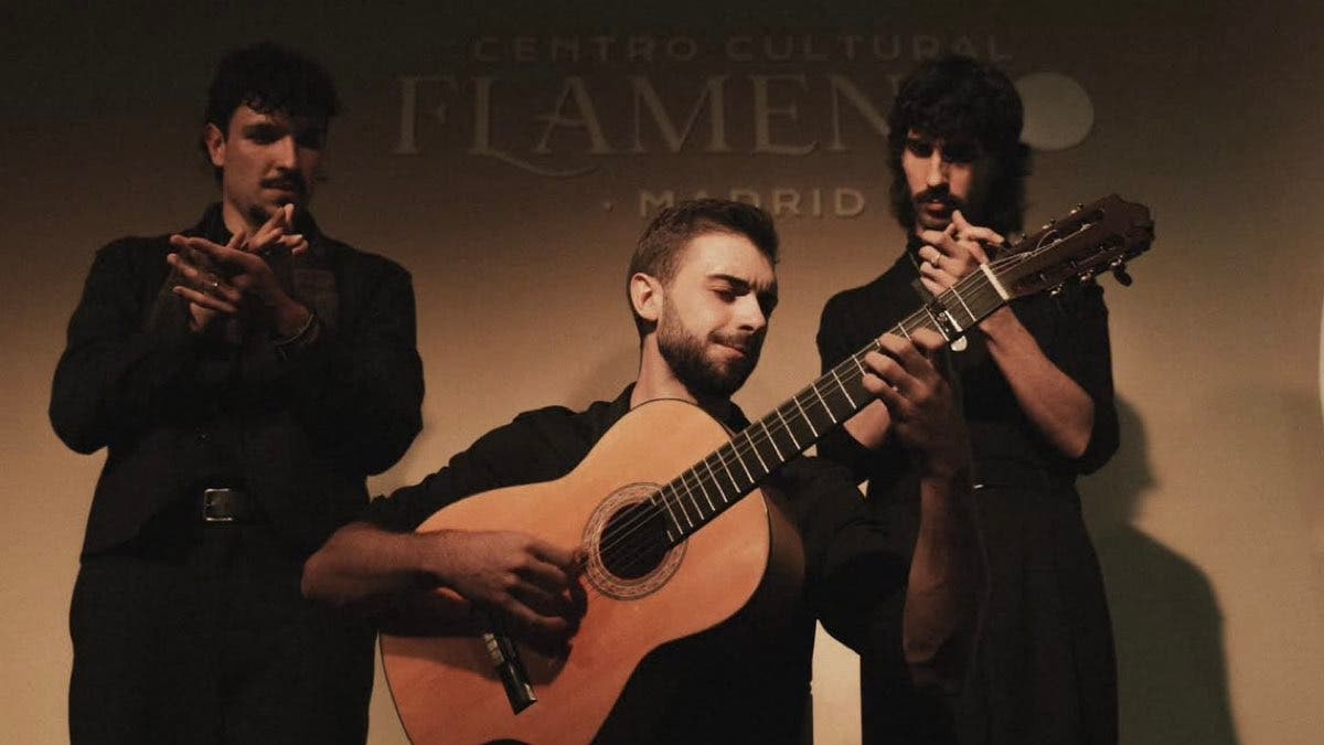 Ángel Flores lleva el nombre de Torrejón a lo más alto del flamenco al ganar el Premio Nacional de Guitarra