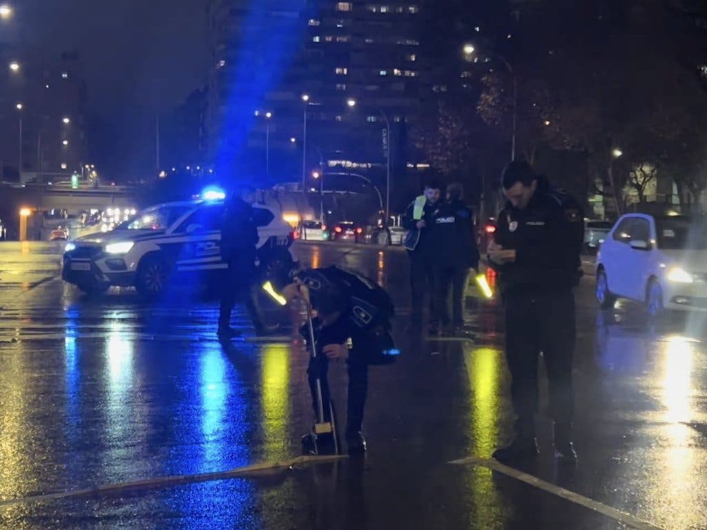 Una mujer de 45 años resulta herida grave tras ser atropellada en Usera y el conductor se da a la fuga