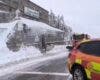 Cadenas obligatorias por nieve en Navacerrada y Cotos con 15 quitanieves trabajando toda la noche