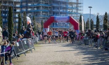 Más de 1.000 corredores participan en Alcalá de Henares en el cross solidario «La Estela de Ayo»