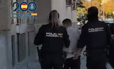 Cae en Madrid un grupo que asaltaba a ancianos con extrema violencia en portales tras sacar dinero