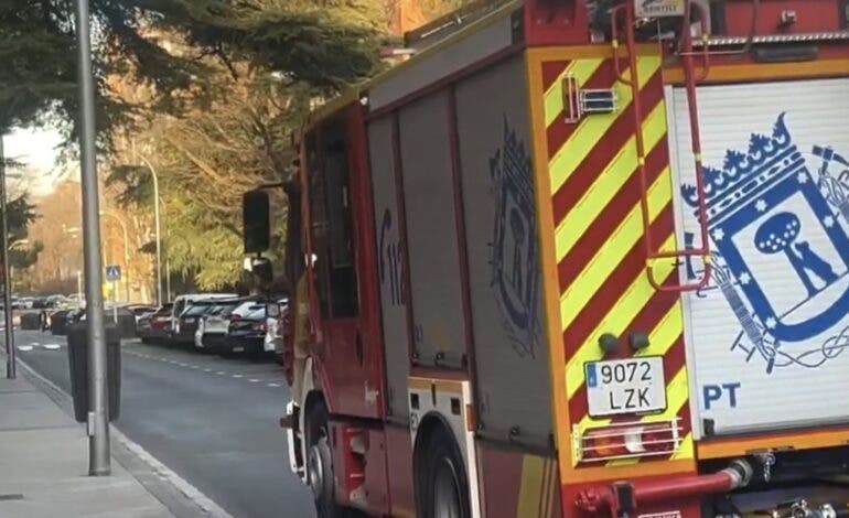 Una explosión en una vivienda de Usera deja a una joven herida grave