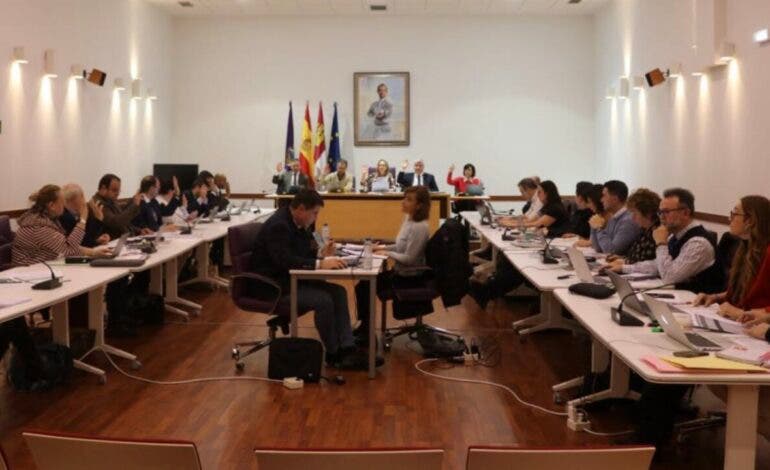 Guadalajara aprueba un presupuesto de 103,26 millones para 2026 con los votos de PP y Vox