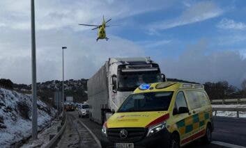 Herida muy grave una conductora de 46 años tras salirse de la vía en la A-1 en Lozoyuela