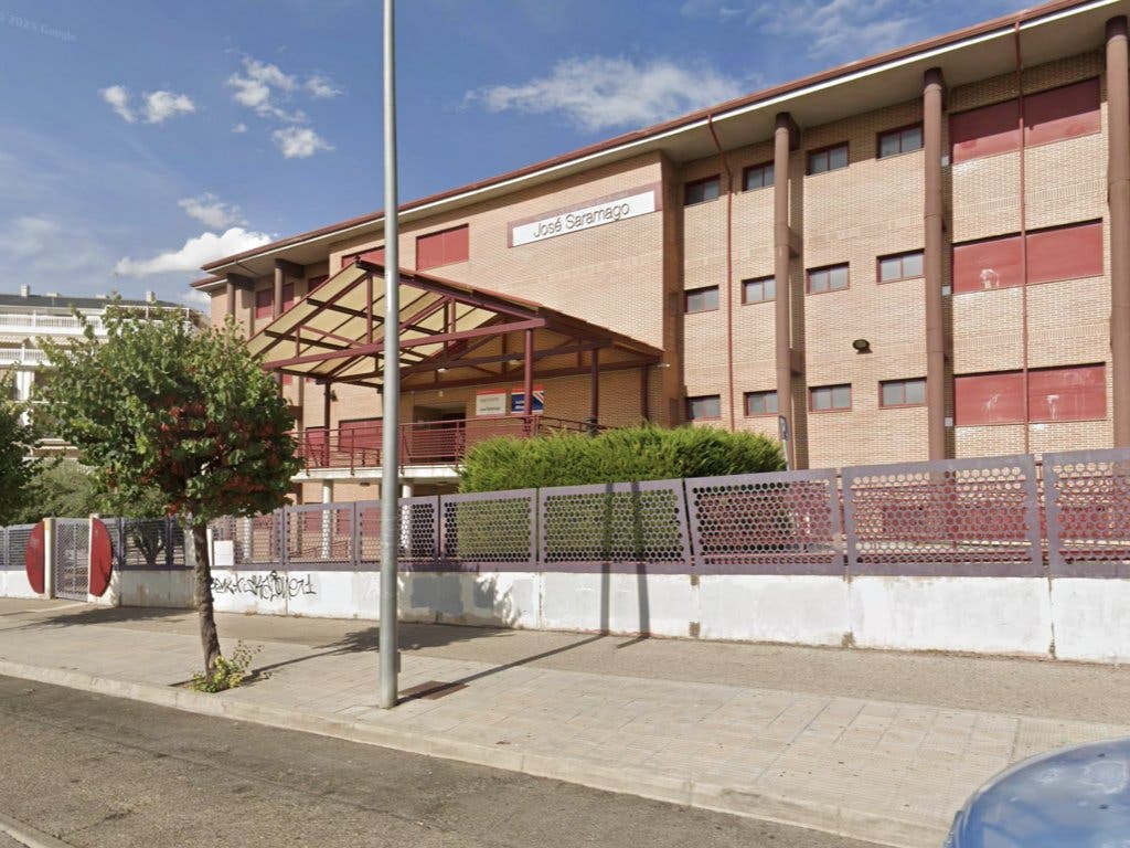 Luto en Arganda por la muerte repentina de una alumna del IES José Saramago