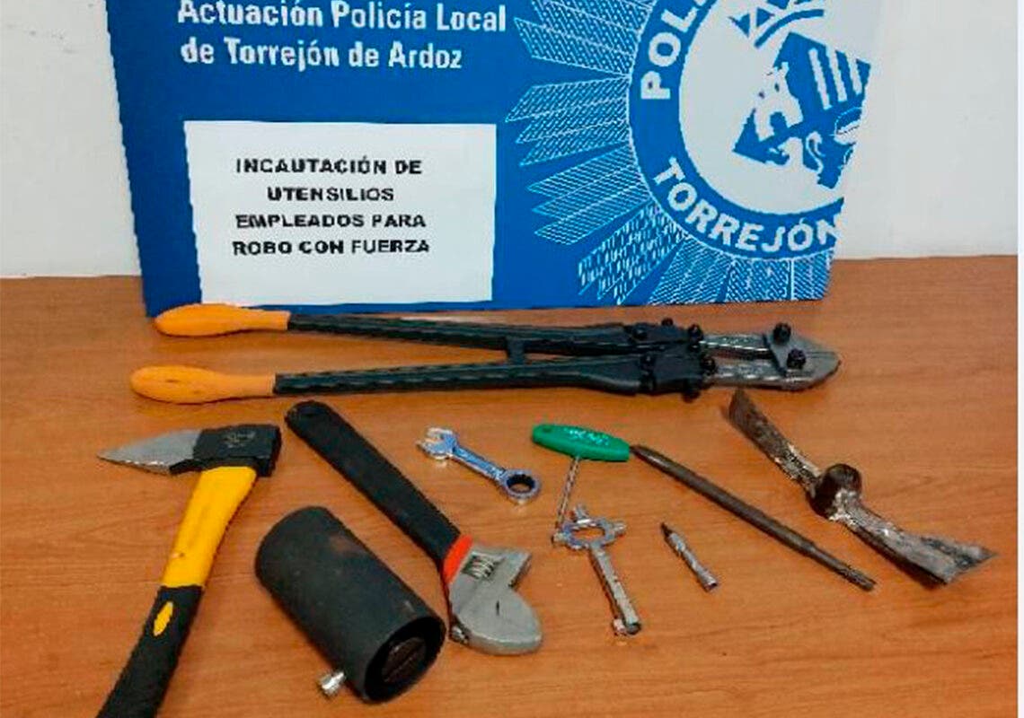 La Policía de Torrejón interviene distintas herramientas para cometer robos en viviendas