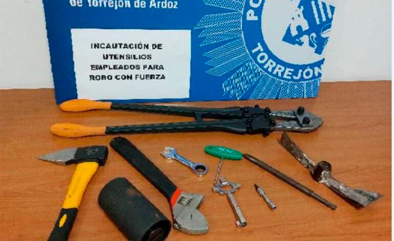 La Policía de Torrejón interviene distintas herramientas para cometer robos en viviendas