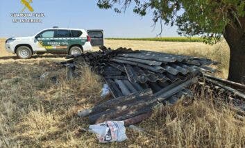 El Seprona investiga a dos empresarios por verter al campo más de 2.300 m² de Uralita con amianto en Guadalajara