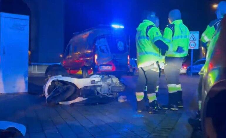Herido grave un motorista de 47 años tras sufrir un accidente en el Arco del Triunfo de Moncloa