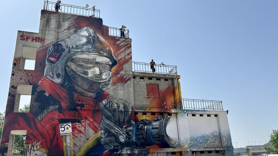El mural de los bomberos de Alcalá de Henares, finalista al Mejor Mural del Mundo 2025