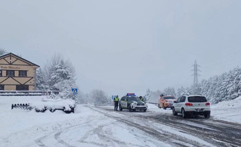 Aviso amarillo por nevadas en la sierra de Madrid este viernes y sábado: se esperan hasta 10 centímetros de nieve