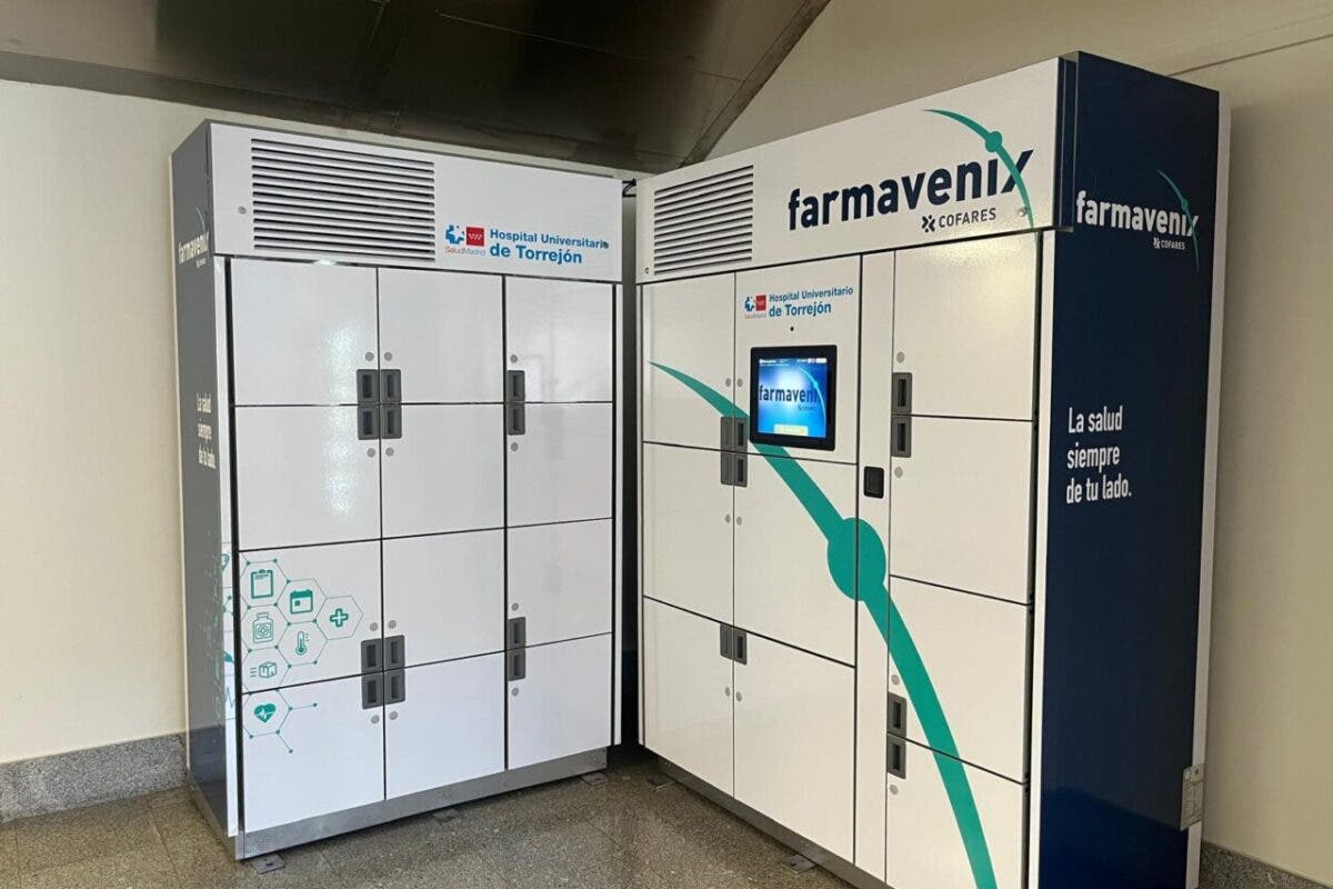 El Hospital de Torrejón estrena un nuevo locker de Farmacia para retirar medicación sin colas