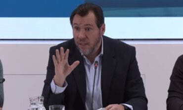 El PP pide la dimisión de Puente por «mentir» sobre Adamuz y Sánchez le respalda