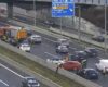 Importantes retenciones en la A-2 por un accidente múltiple con cinco coches implicados en Torrejón de Ardoz
