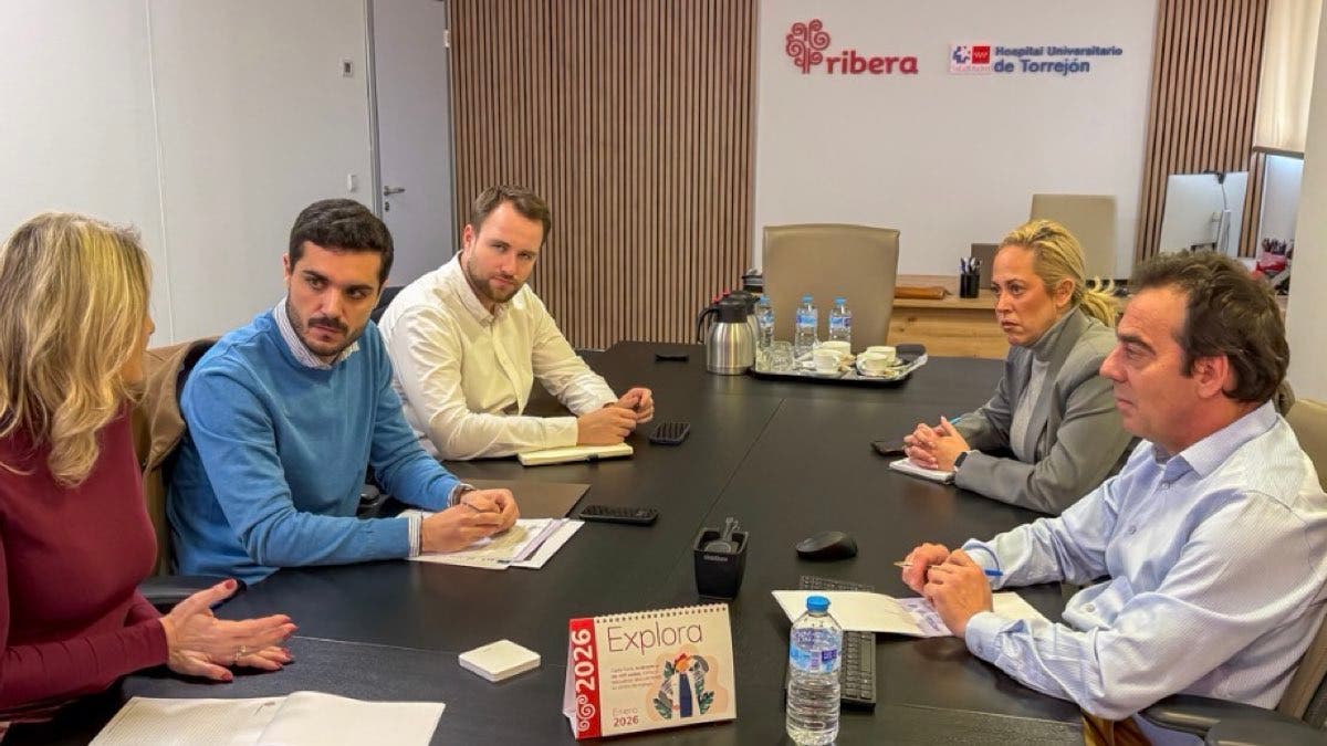 El alcalde de Torrejón se reúne de nuevo con el gerente del hospital para hacer seguimiento de la calidad asistencial