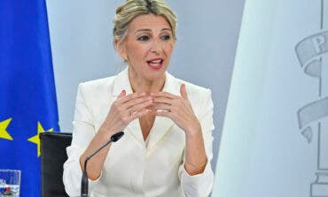 El Gobierno plantea subir el salario mínimo a 1.221 euros en 2026, 37 euros más al mes