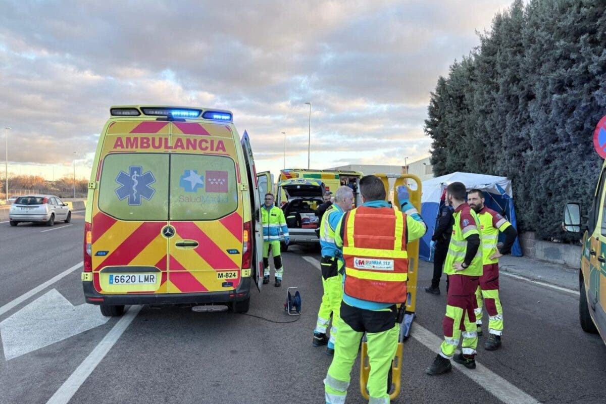 Salvan la vida a un hombre tras desplomarse en plena calle en Fuenlabrada