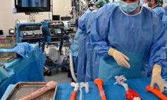 La sanidad pública de Madrid salva la pierna a un niño con un tumor óseo gracias a una cirugía pionera