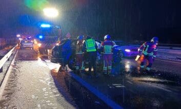 Muere una conductora de 35 años tras chocar contra una quitanieves en la A-1 en La Serna del Monte