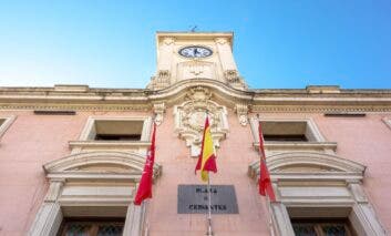 Condenan al Ayuntamiento de Alcalá de Henares a readmitir a los trabajadores de la grúa despedidos hace dos años