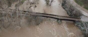 Alcalá de Henares valla los accesos al río y cierra un parking por la crecida del caudal