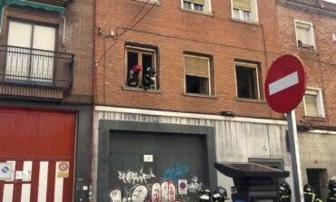 Explosión de gas en Usera: un hombre muy grave con quemaduras en cabeza y manos